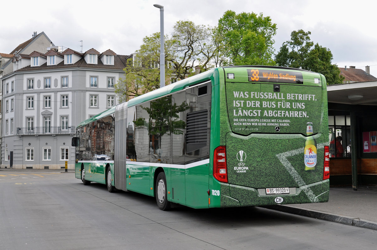 Mercedes Citaro 7020, auf der Linie 38 bedient die Haltestelle am Wettsteinplatz. Die Aufnahme stammt vom 17.05.2016.