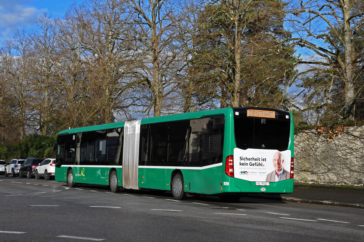 Mercedes Citaro 7020 fährt am 15.01.2023 als Dienstfahrt Richtung Otto Wenk Platz.
