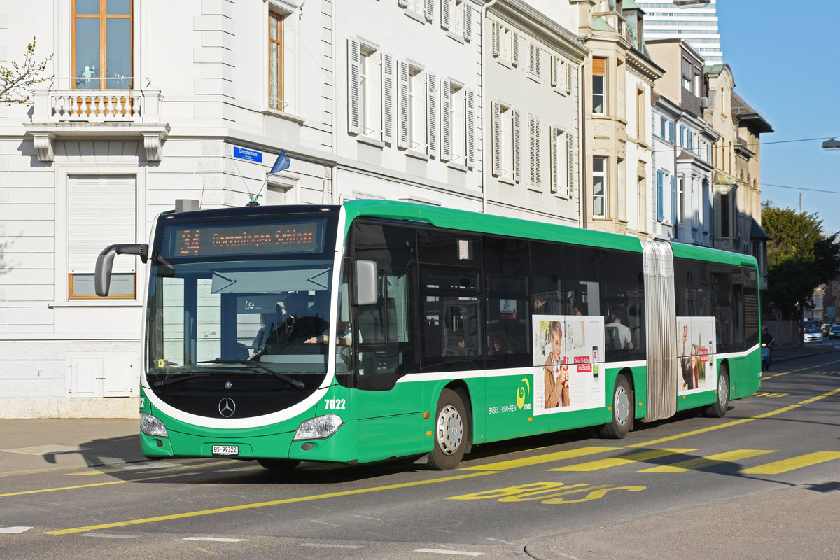 Mercedes Citaro 7022, auf der Linie 34, fährt zur Haltestelle Wettsteinplatz. Die Aufnahme stammt vom 23.03.2019.