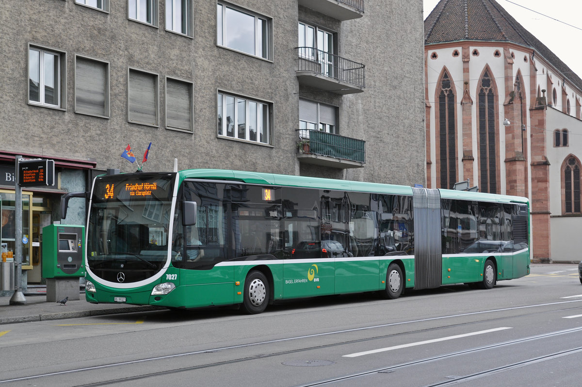 Mercedes Citaro 7027, auf der Linie 34, bedient die Haltestelle Universitätsspital. Die Aufnahme stammt vom 24.05.2016.
