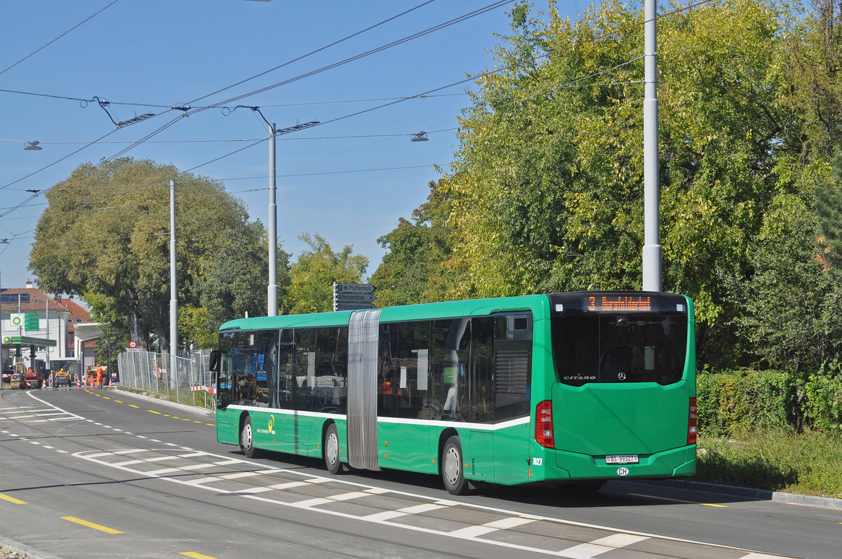 Mercedes Citaro 7027 auf der Tram Ersatzlinie 3, die wegen der Baustelle am Steinenberg nicht verkehren kann, fährt Richtung Haltestelle Burgfelderhof. Die Aufnahme stammt vom 21.09.2017.