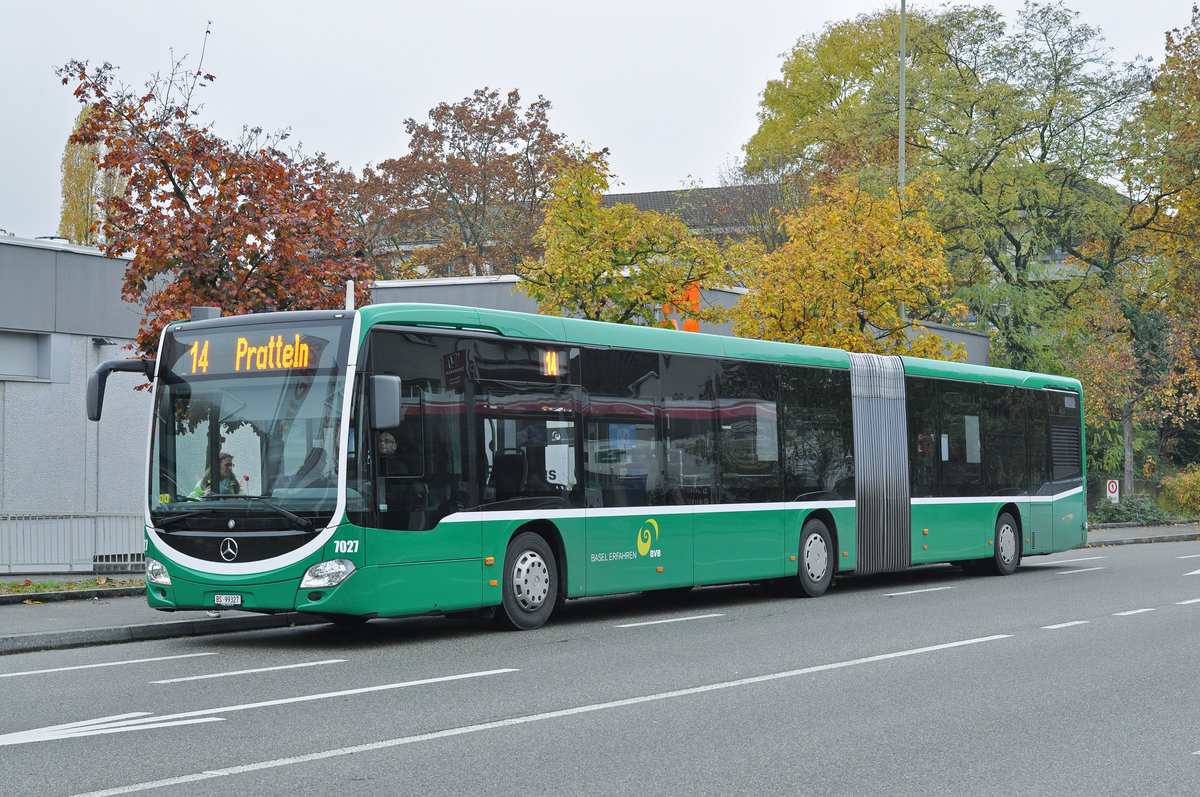 Mercedes Citaro 7027 steht als Tramersatz auf der Linie 14 im Einsatz. Hier bedint der Bus die Haltestelle Rothausstrasse. Die Aufnahme stammt vom 26.10.2016.