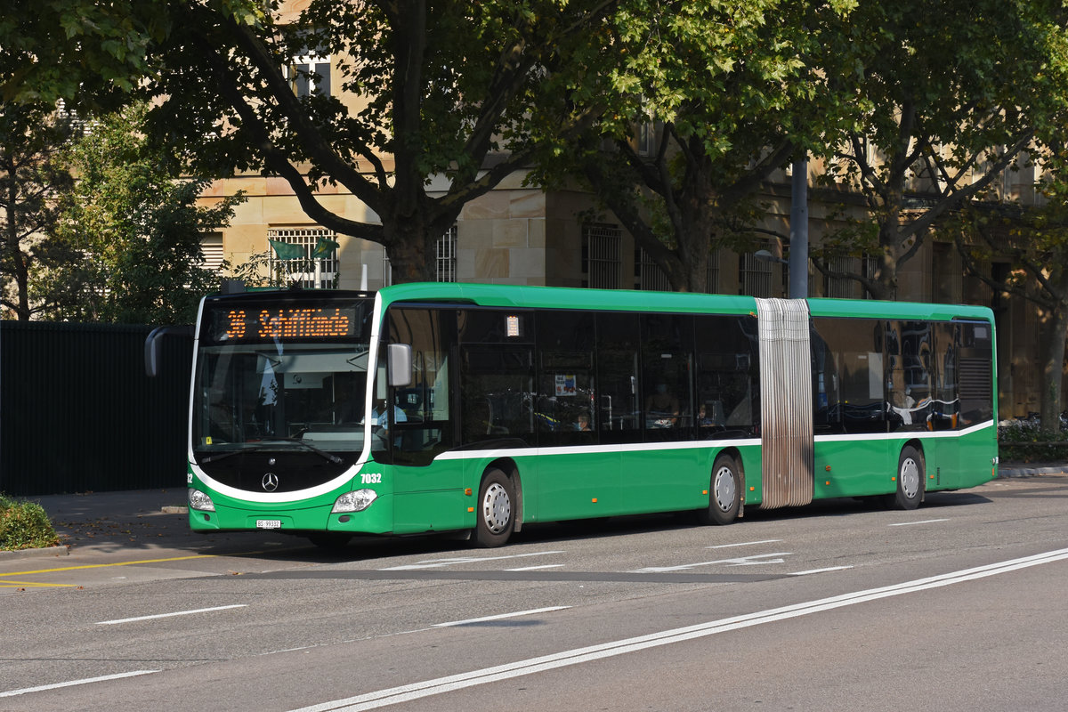 Mercedes Citaro 7032, auf der Linie 36, fährt zur Haltestelle am badischen Bahnhof. Die Aufnahme stammt vom 17.09.2020.