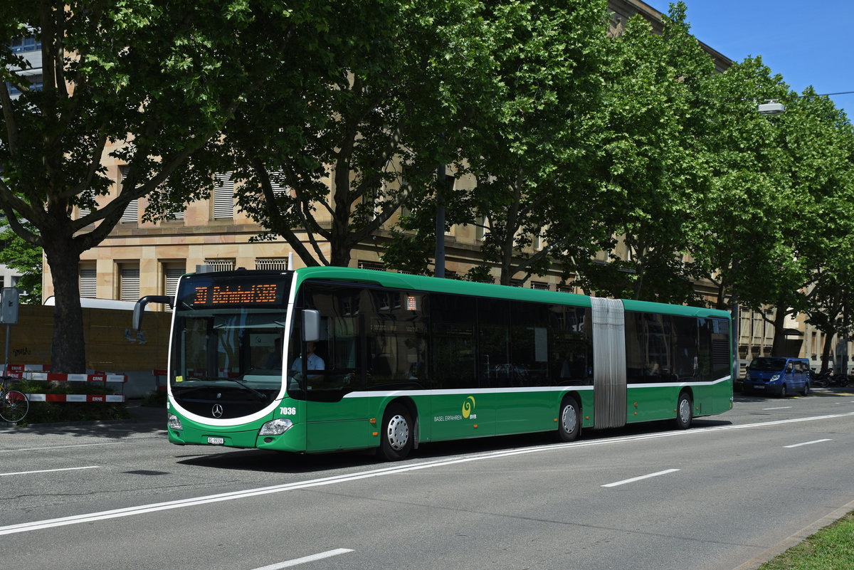 Mercedes Citaro 7036, auf der Linie 30, fährt zur Endstation am Badischen Bahnhof. Die Aufnahme stammt vom 25.05.2018.