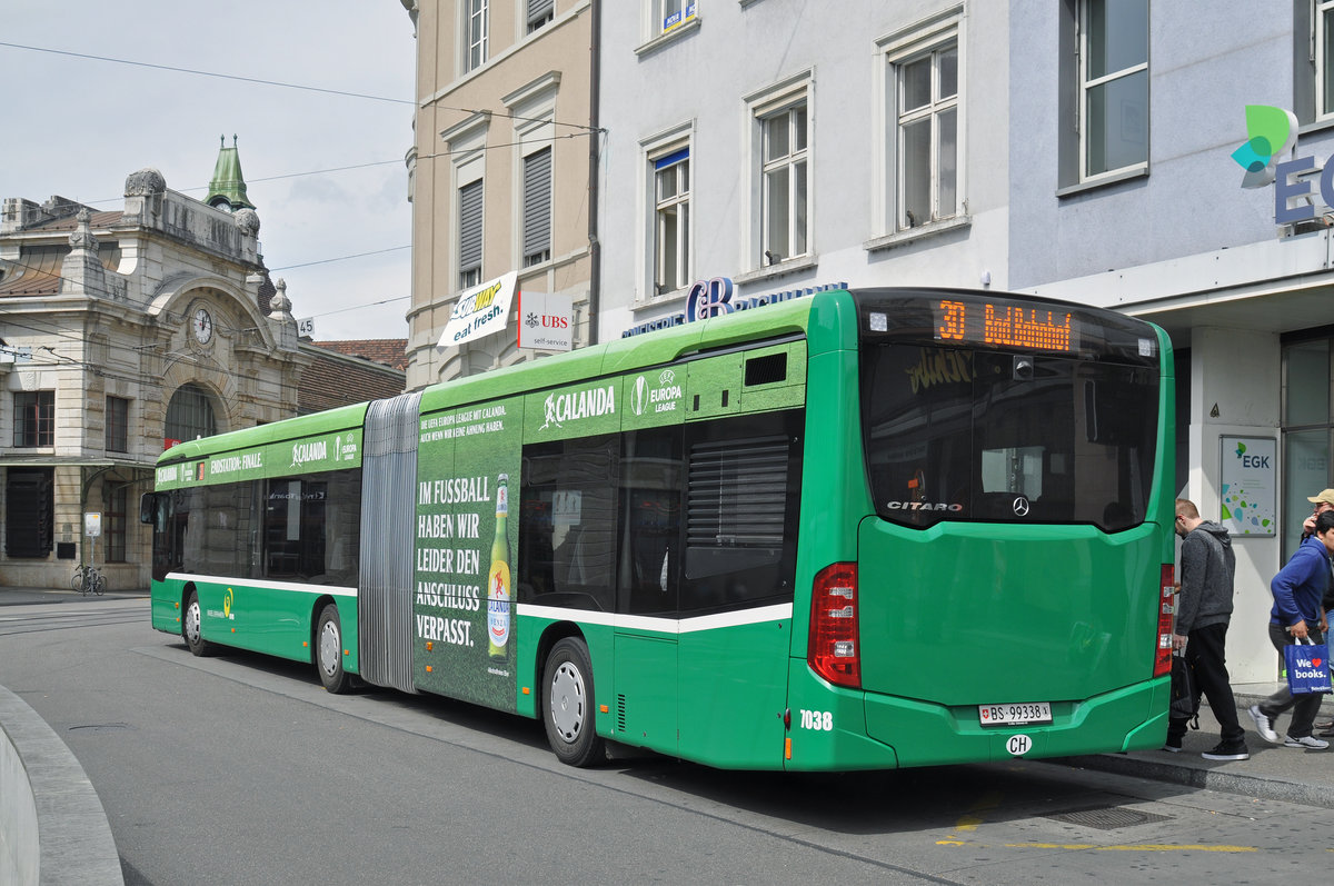 Mercedes Citaro 7038, auf der Linie 30, wartet an der Endstation am Bahnhof SBB. Die Aufnahme stammt vom 30.04.2016.