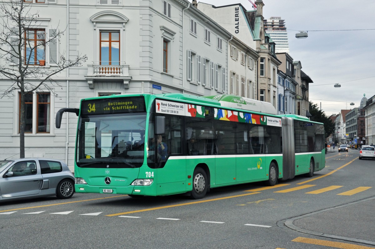 Mercedes Citaro 704 auf der Linie 34 fährt zur Haltestelle am Wettsteinplatz. Die Aufnahme stammt vom 12.01.2015.