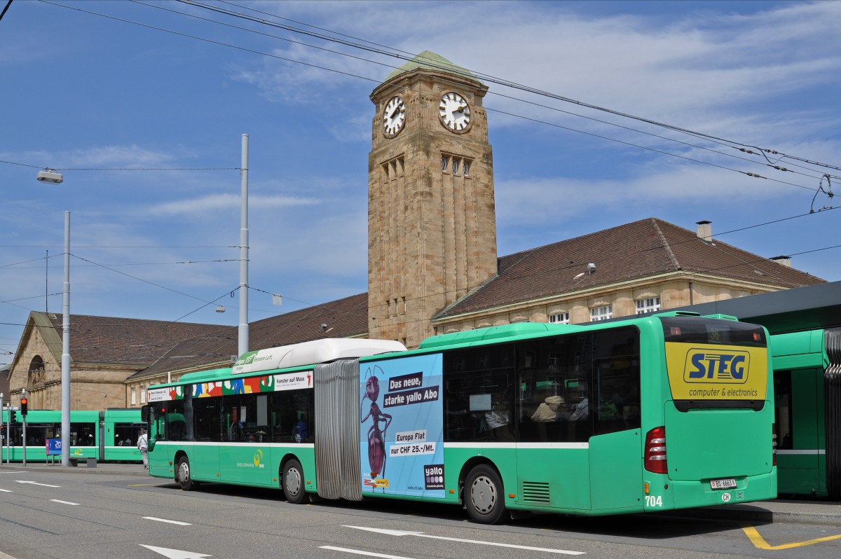 Mercedes Citaro 704 auf der Linie 36 bedient die Haltestelle am Badischen Bahnhof. Die Aufnahme stammt vom 20.04.2015.
