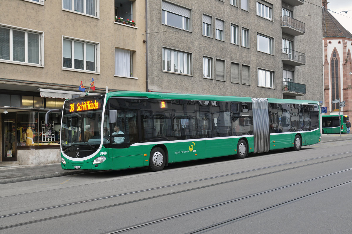 Mercedes Citaro 7040, auf der Linie 36, bedient die Haltestelle Universitätsspital. Die Aufnahme stammt vom 24.05.2016.