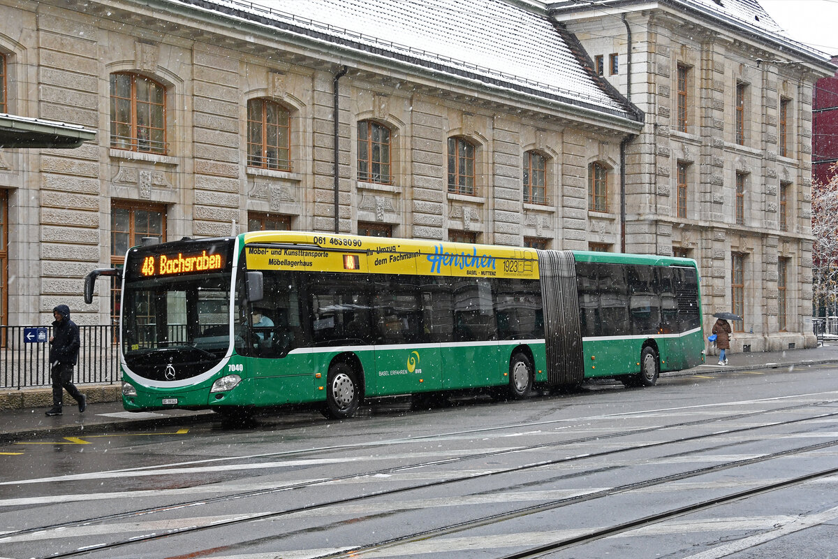 Mercedes Citaro 7040, auf der Linie 48, wartet am 02.12.2023 an der Endstation beim Bahnhof SBB.