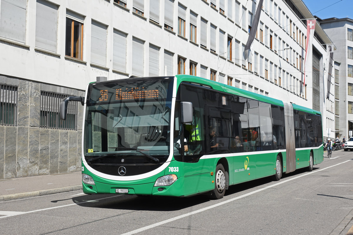 Mercedes Citaro 7044, auf der Linie 36, fährt zur Haltestelle Schifflände. Die Aufnahme stammt vom 10.08.2018.