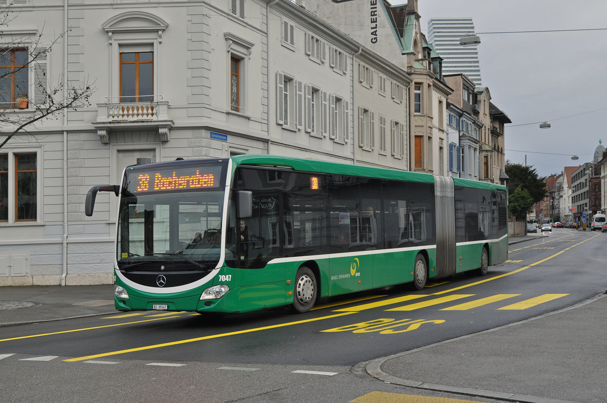 Mercedes Citaro 7047, auf der Linie 38 fährt zur Haltestelle Wettsteinplatz. Die Aufnahme stammt vom 19.01.2018.
