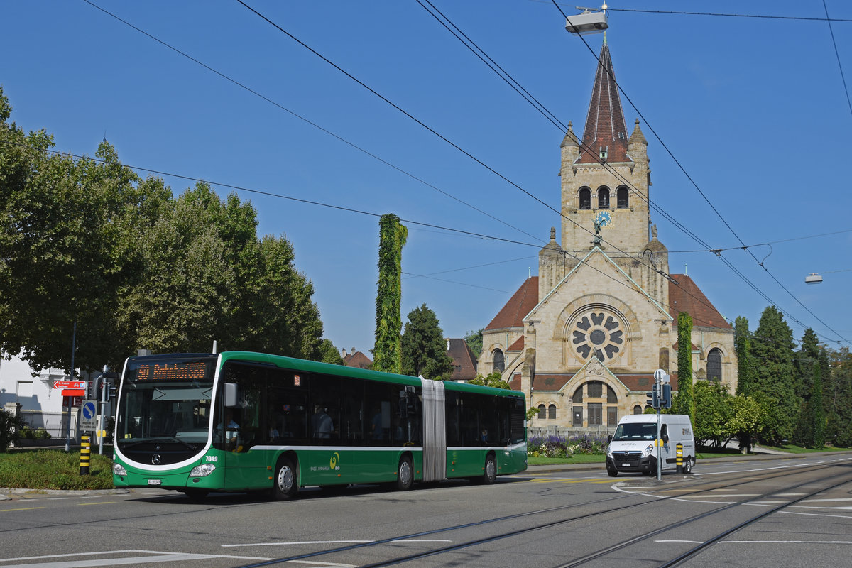 Mercedes Citaro 7049, auf der Linie 50, fährt Richtung Endstation am Bahnhof SBB. Im Hintergrund steht die Paulus Kirche. Die Aufnahme stammt vom 27.08.2019.
