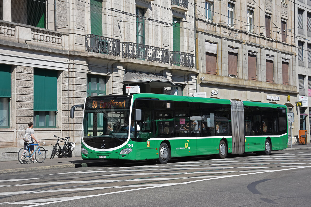 Mercedes Citaro 7049, auf der Linie 50, fährt Richtung Haltestelle Brausebad. Die Aufnahme stammt vom 16.07.2022.