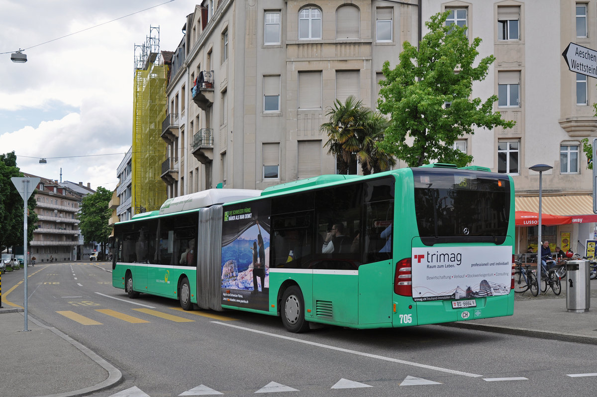 Mercedes Citaro 705, auf der Linie 38 verlässt die Haltestelle am Wettsteinplatz. Die Aufnahme stammt vom 17.05.2016.