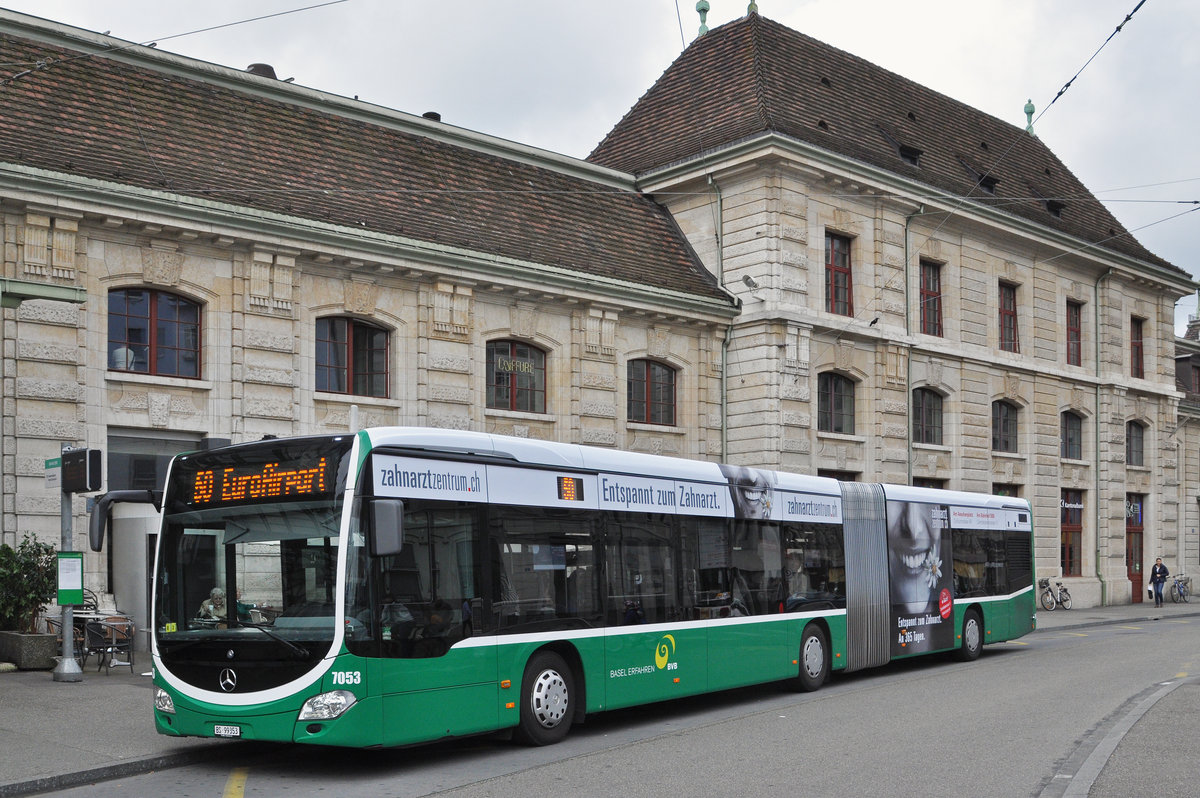 Mercedes Citaro 7053, auf der Linie 50 wartet an der Endstation beim Bahnhof SBB. Die Aufnahme stammt vom 05.06.2016.
