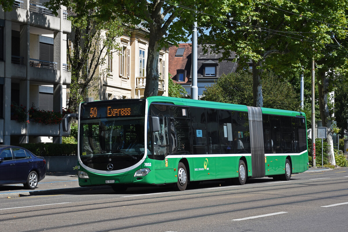 Mercedes Citaro 7053, auf der Linie 50, fährt Express Richtung Flughafen Basel Mulhouse. Die Aufnahme stammt vom 16.07.2022.