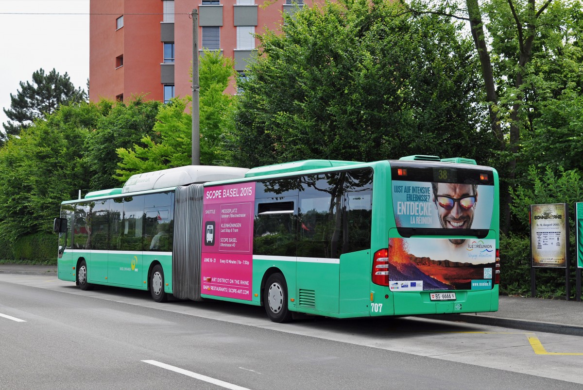 Mercedes Citaro 707 auf der Linie 38 bedient die Haltestelle Rankstrasse. Die Aufnahme stammt vom 29.06.2015.