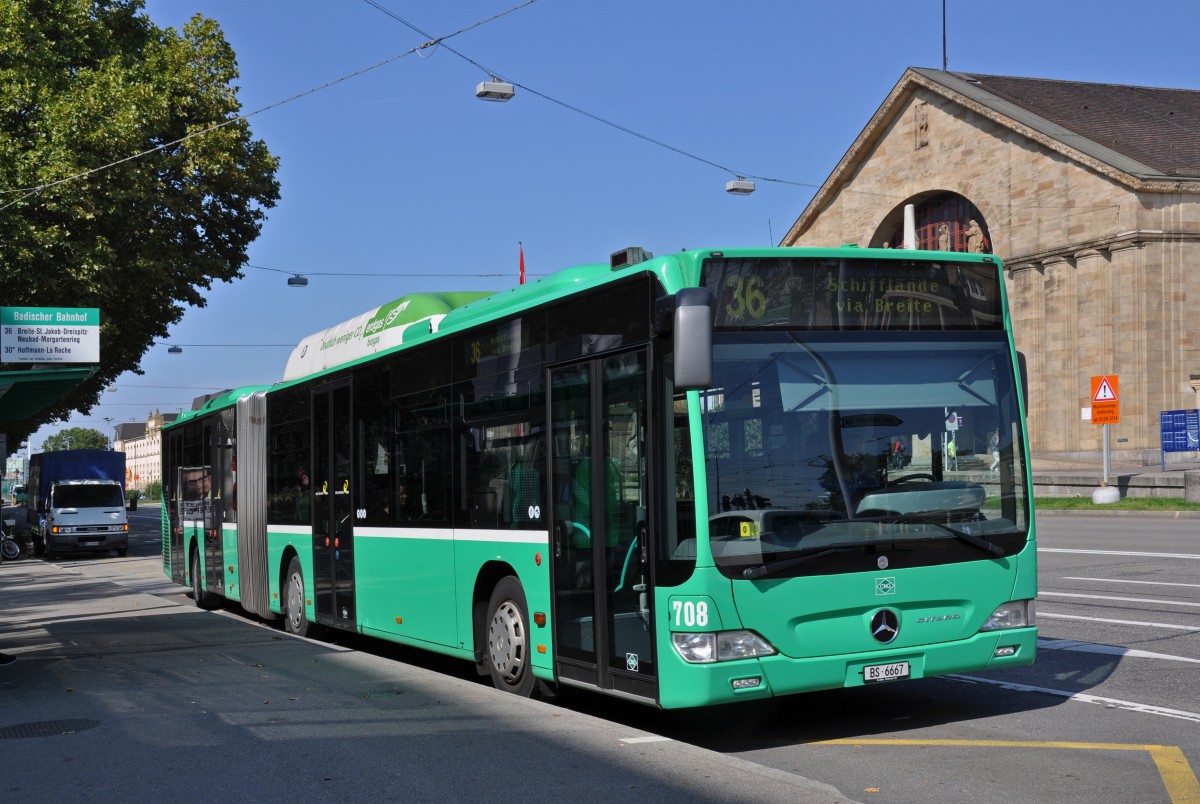 Mercedes Citaro 708 auf der Linie 36 bedient die Haltestelle Badischer Bahnhof. Die Aufnahme stammt vom 08.09.2014.