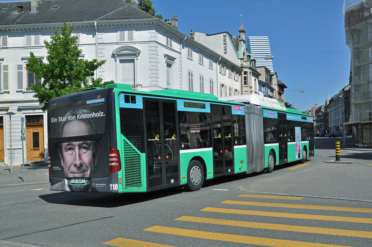 Mercedes Citaro 710, auf der Linie 34, fährt zur Haltestelle Rosengartenweg. Die Aufnahme stammt vom 03.08.2015.