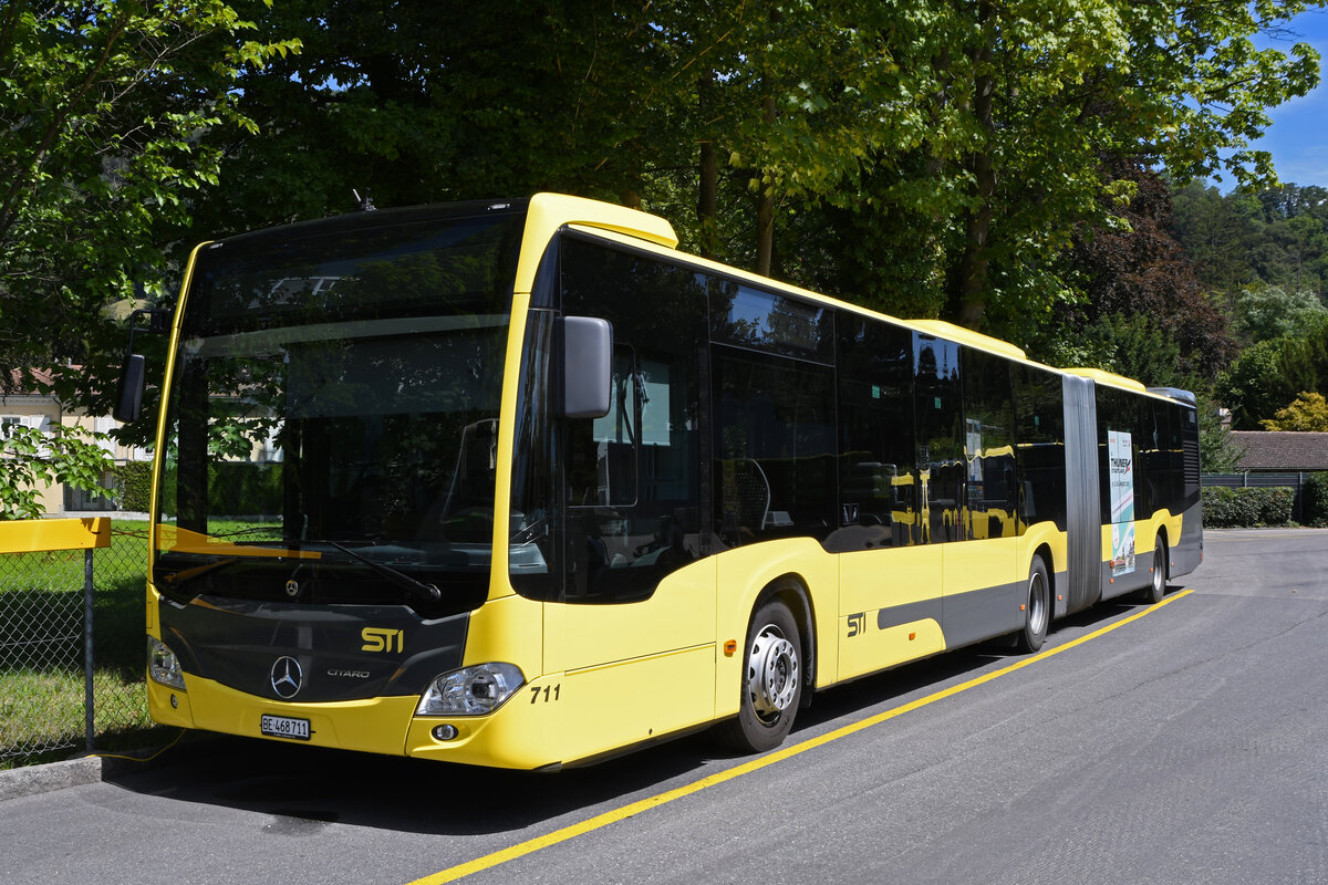 Mercedes Citaro 711 steht am 10.08.2023 auf einem Abstellplatz beim Bahnhof Thun.