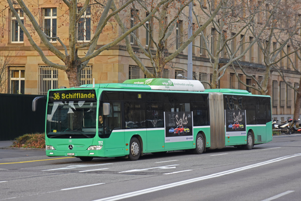 Mercedes Citaro 712, auf der Linie 36, fährt zur Haltestelle am badischen Bahnhof. Die Aufnahme stammt vom 28.12.2018.