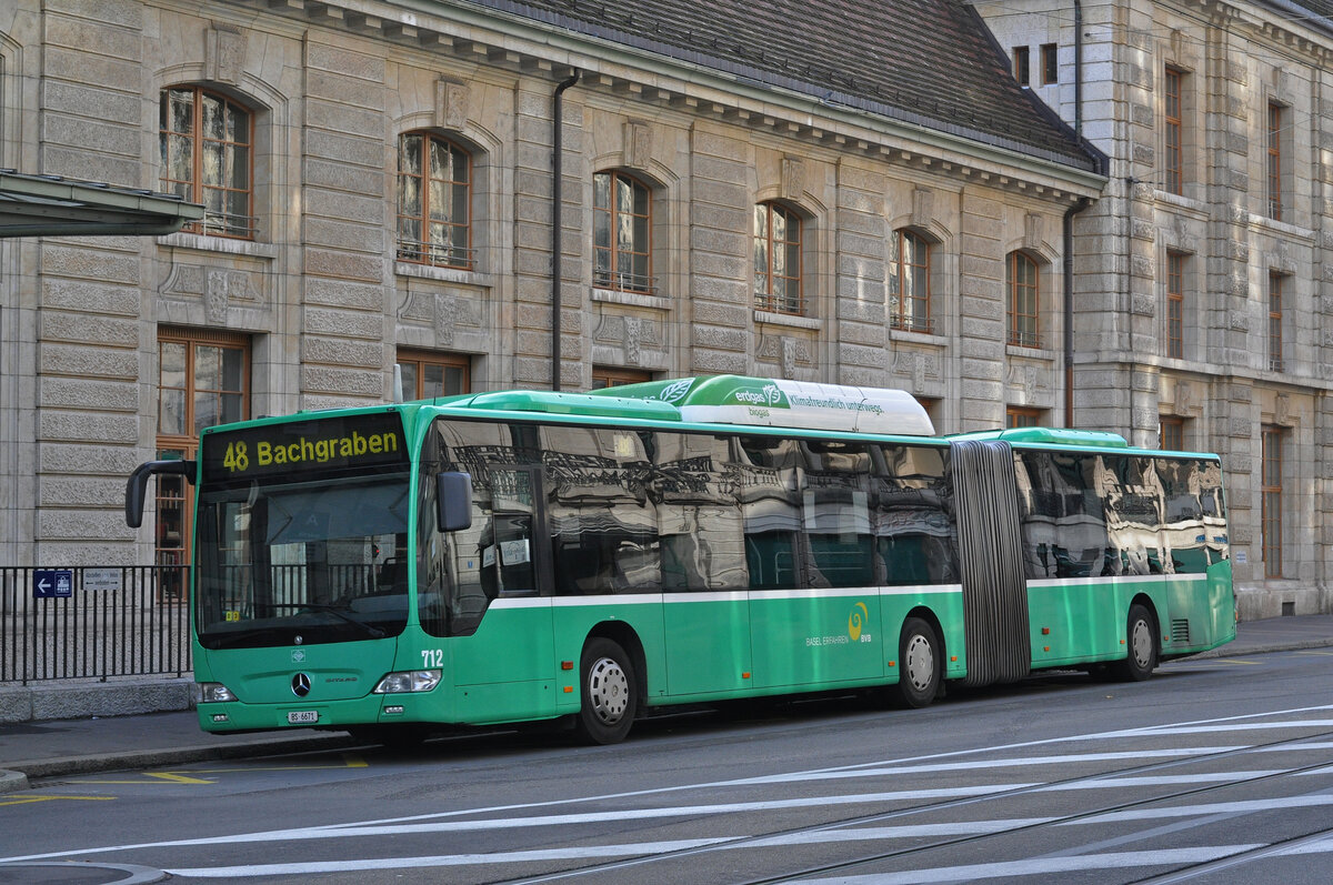 Mercedes Citaro 712, auf der Linie 48, wartet am 05.12.2022 an der Endstation am Bahnhof SBB.