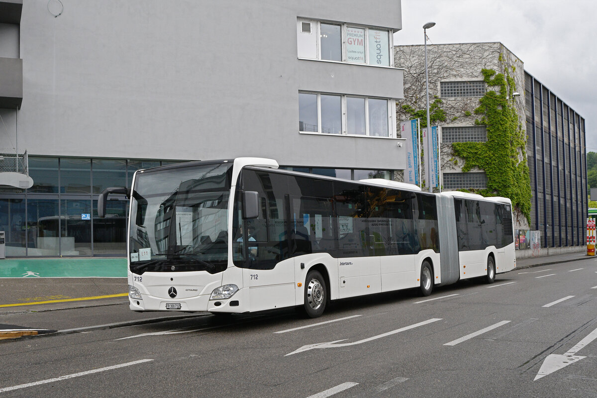 Mercedes Citaro 712 von Intertours, auf der Tramersatzlinie 11, f�hrt am 18.05.2026 zur provisorischen Haltestelle Dreispitz. Aufnahme Basel.