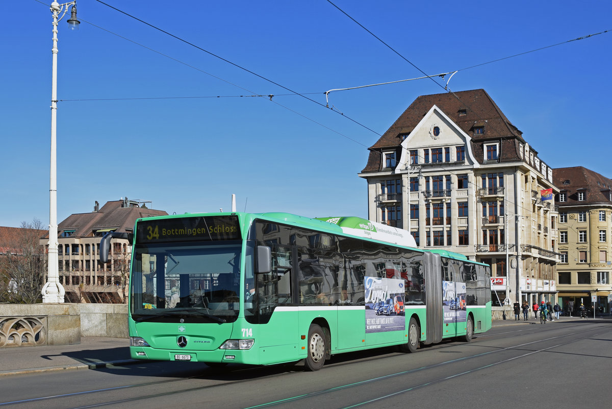 Mercedes Citaro 714, auf der Linie 34, überquert die Mittlere Rheinbrücke. Die Aufnahme stammt vom 13.02.2019.