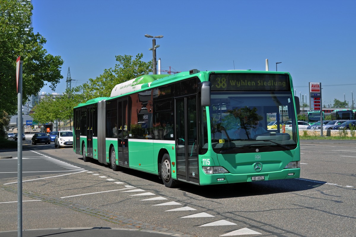 Mercedes Citaro 715 auf der Linie 38 fährt zur Haltestelle Rankstrasse. Die Aufnahme stammt vom 30.06.2015.