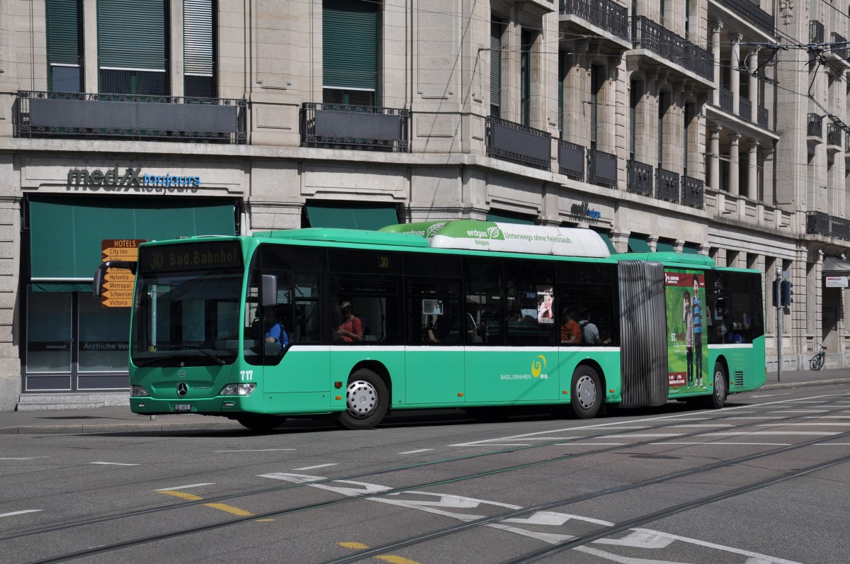 Mercedes Citaro 717 auf der Linie 30 kurz nach dem Bahnhof SBB. Die Aufnahme stammt vom 10.06.2014.