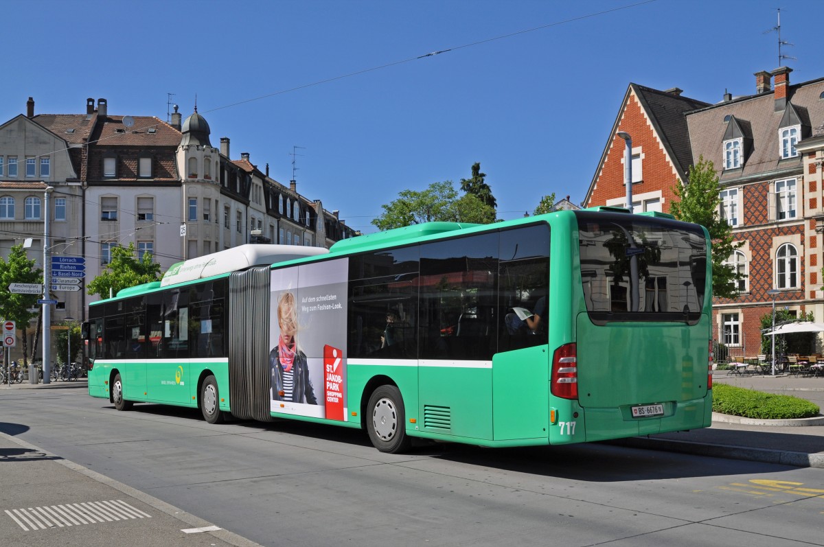 Mercedes Citaro 717 auf der Linie 31 bedient die Haltestelle am Wettsteinplatz. Die Aufnahme stammt vom 03.08.2015.