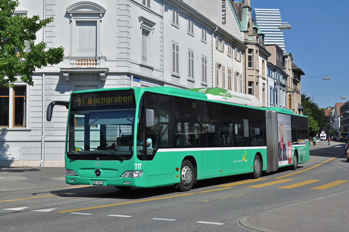 Mercedes Citaro 717, auf der Linie 31, fährt zur Haltestelle am Wettsteinplatz. Die Aufnahme stammt vom 03.08.2015.