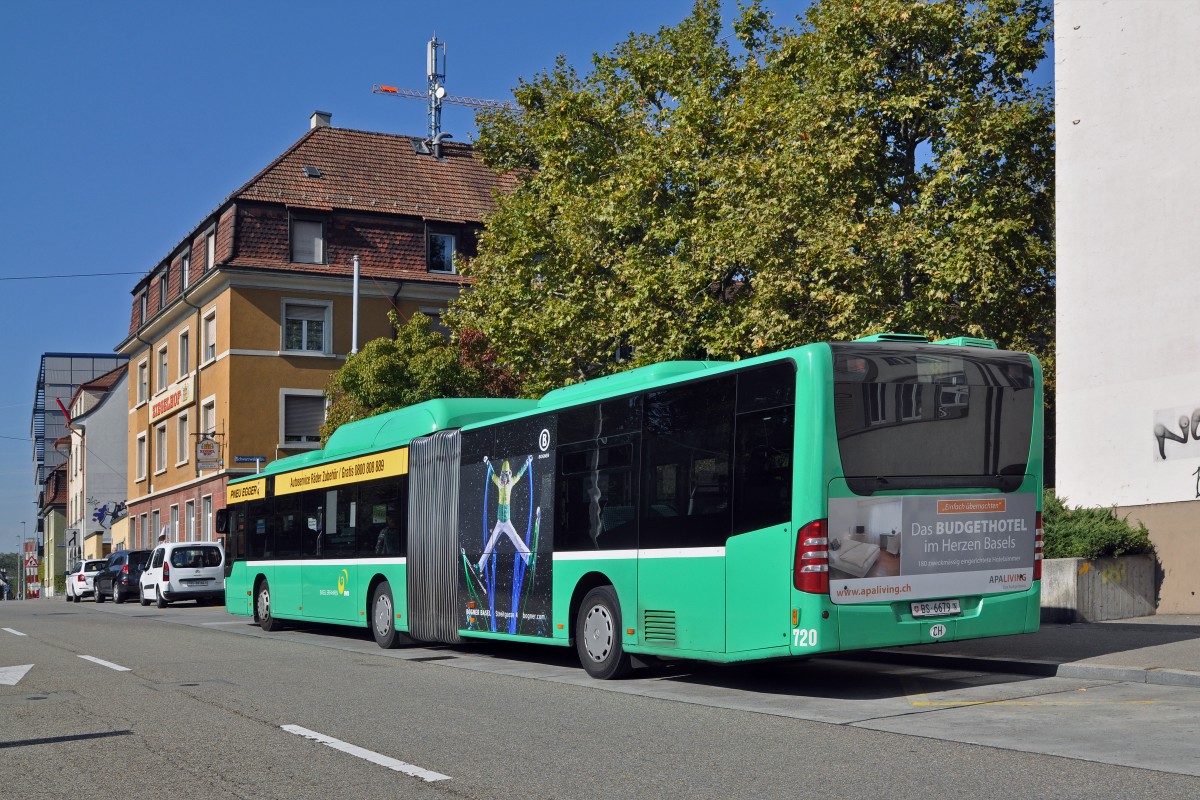 Mercedes Citaro 720 auf der Linie 38 bedient die Haltestelle Tinguely Museum. Die Aufnahme stammt vom 02.10.2015.