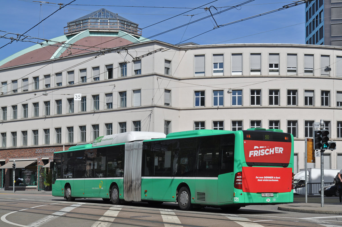Mercedes Citaro 721, auf der Linie 50, fährt zur Haltestelle Brausebad. Die Aufnahme stammt vom 26.08.2015.