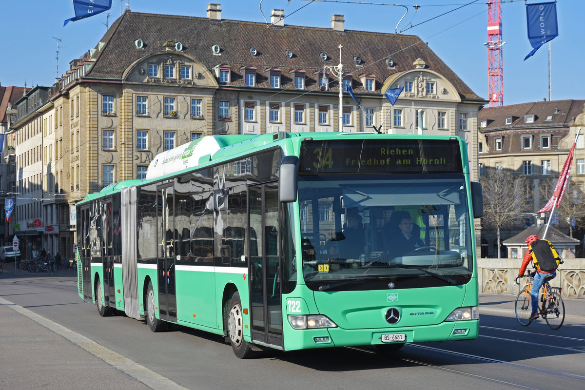 Mercedes Citaro 722, auf der Linie 34, überquert die Mittlere Rheinbrücke. Die Aufnahme stammt vom 28.03.2019.