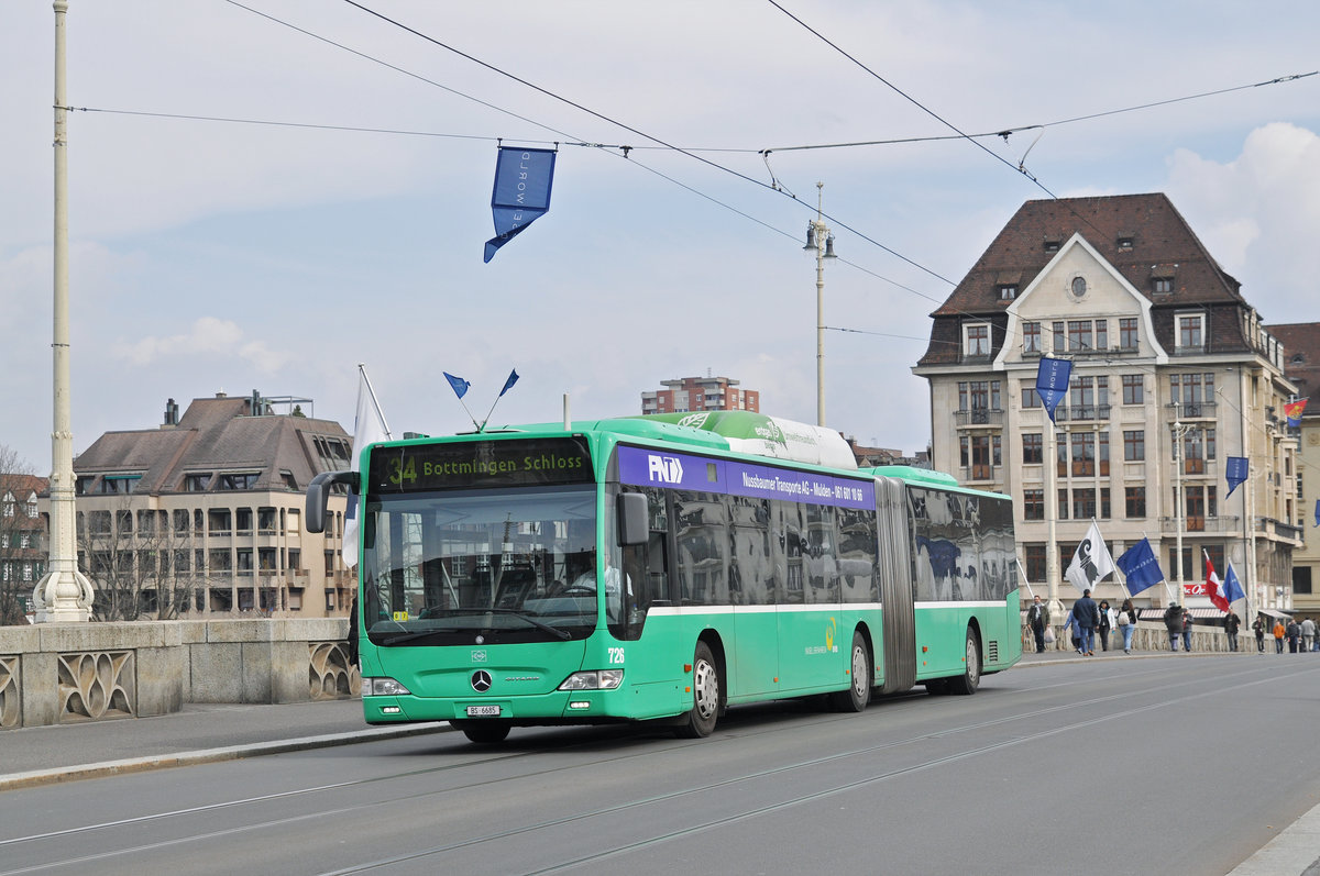 Mercedes Citaro 726, auf der Linie 34, überquert die Mittlere Rheinbrücke. Die Aufnahme stammt vom 27.03.2018.