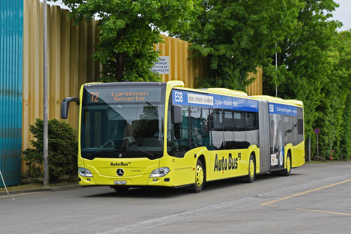Mercedes Citaro 73 der AAGL, auf der Linie 72, f�hrt am 28.04.2026 durch die Bahnhofstrasse Richtung Haltestelle Liebr�ti. Aufnahme Kaiseraugst.