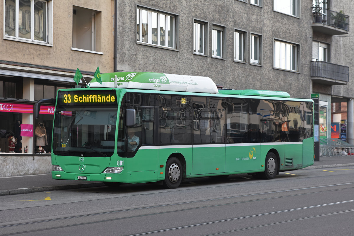 Mercedes Citaro 801, auf der Linie 33, bedient die Haltestelle Universitätsspital. Die Aufnahme stammt vom 01.01.2020.