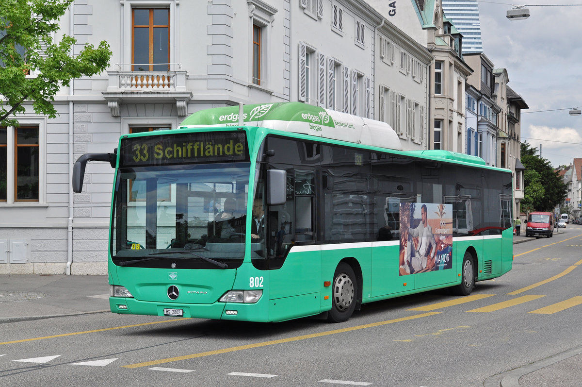 Mercedes Citaro 802, auf der Linie 33, fährt zur Haltestelle am Wettsteinplatz. Die Aufnahme stammt vom 17.05.2016.