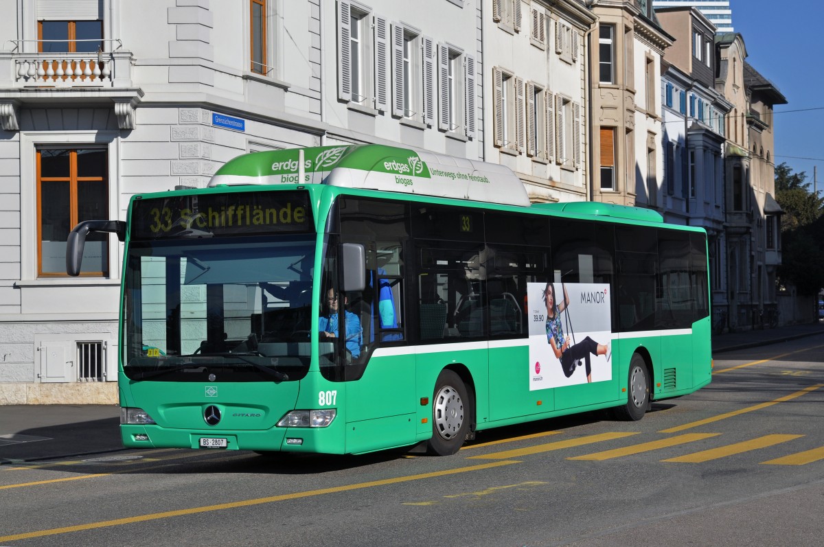 Mercedes Citaro 807 auf der Linie 33 fährt zur Haltestelle am Wettsteinplatz. Die Aufnahme stammt vom 12.03.2015.
