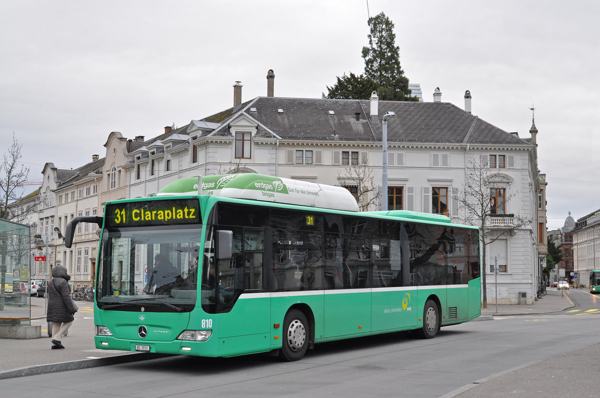 Mercedes Citaro 810, auf der Linie 31 bedient die Haltestelle Wettsteinplatz. Die Aufnahme stammt vom 01.01.2018.