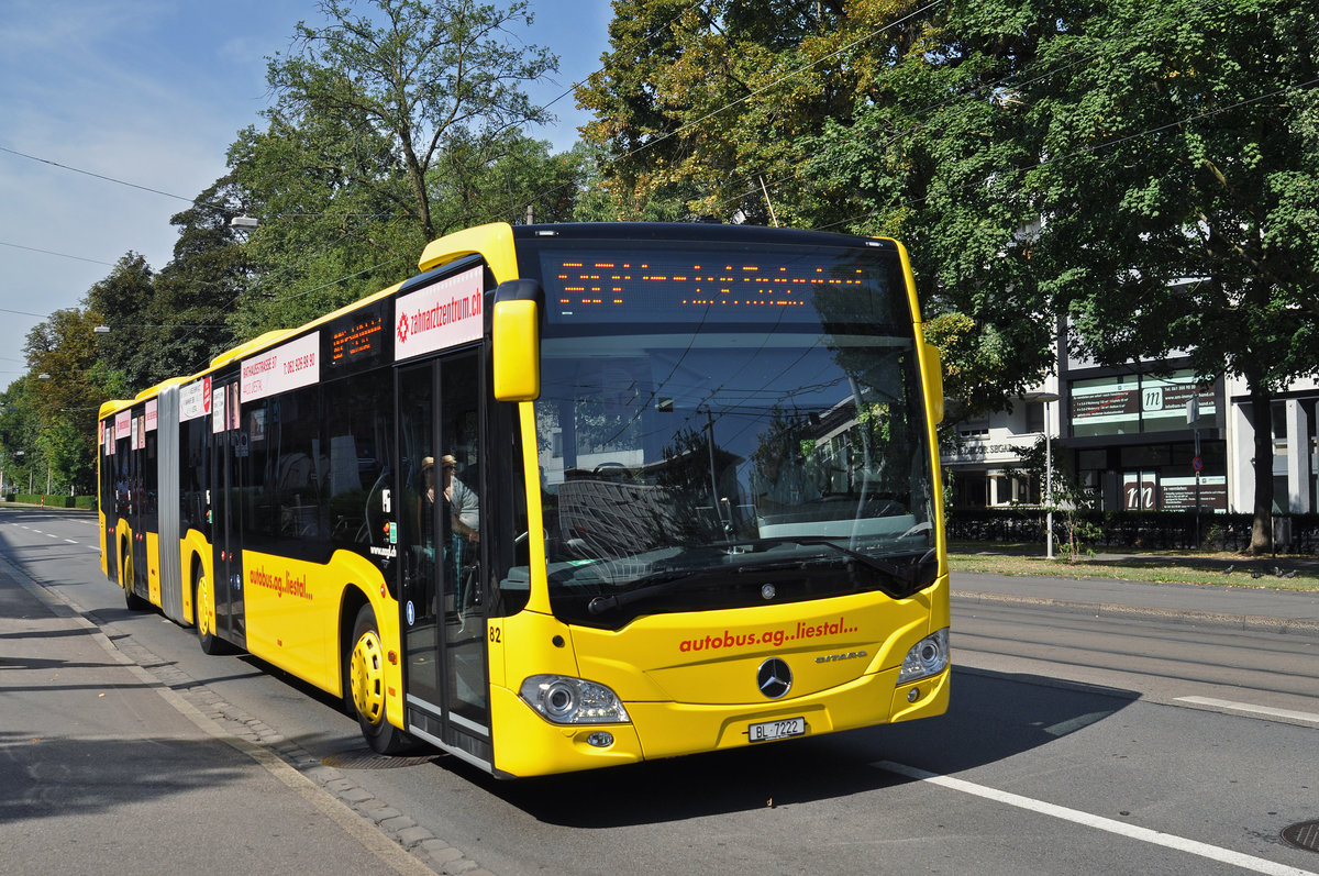 Mercedes Citaro 82 der AAGL, auf der Linie 80, fährt zur Haltestelle am Aeschenplatz. Die Aufnahme stammt vom 08.08.2015.