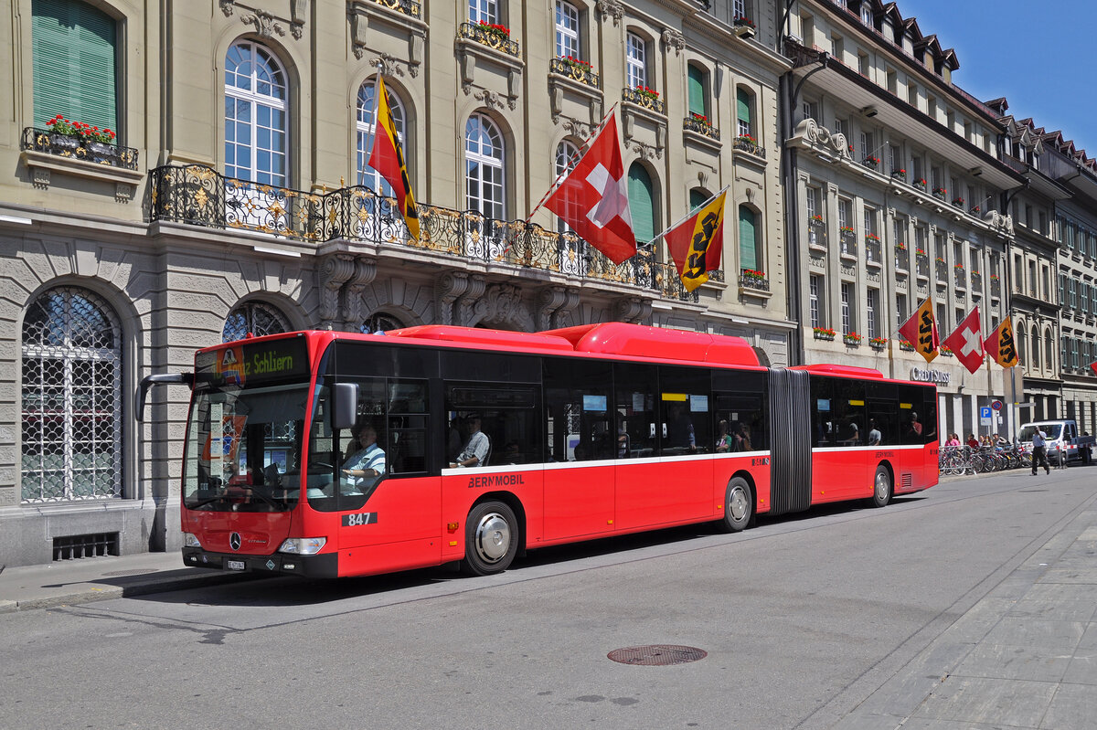 Mercedes Citaro 847, auf der Linie 10, bedient die Haltestelle beim Bundesplatz. Die Aufnahme stammt vom 05.08.2013.