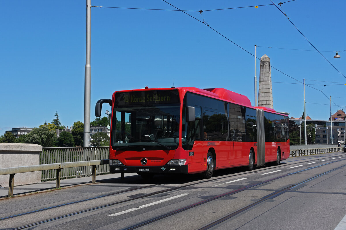 Mercedes Citaro 848, auf der Linie 10, überquert die Kornhausbrücke. Die Aufnahme stammt vom 08.07.2022.