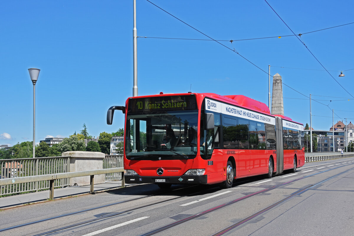 Mercedes Citaro 851, auf der Linie 10, überquert die Kornhausbrücke. Die Aufnahme stammt vom 08.07.2022.