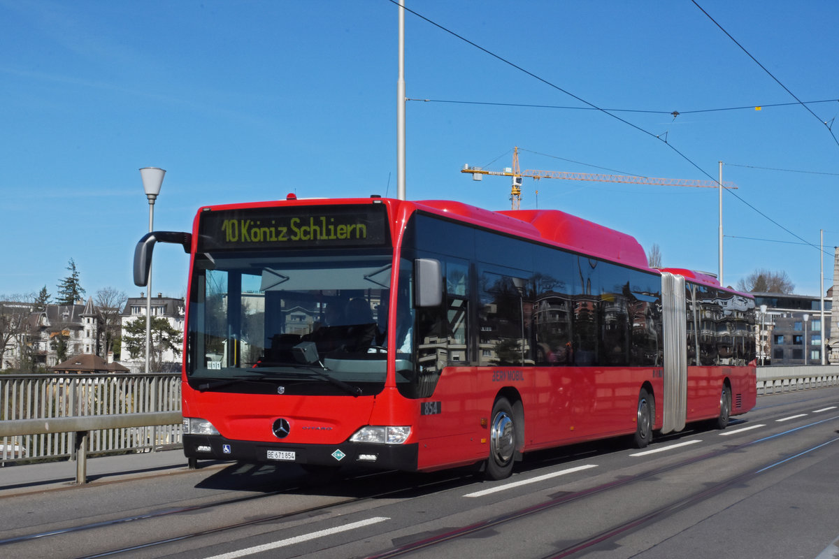 Mercedes Citaro 854, auf der Linie 10, überquert die Kornhausbrücke. Die Aufnahme stammt vom 24.02.2020.