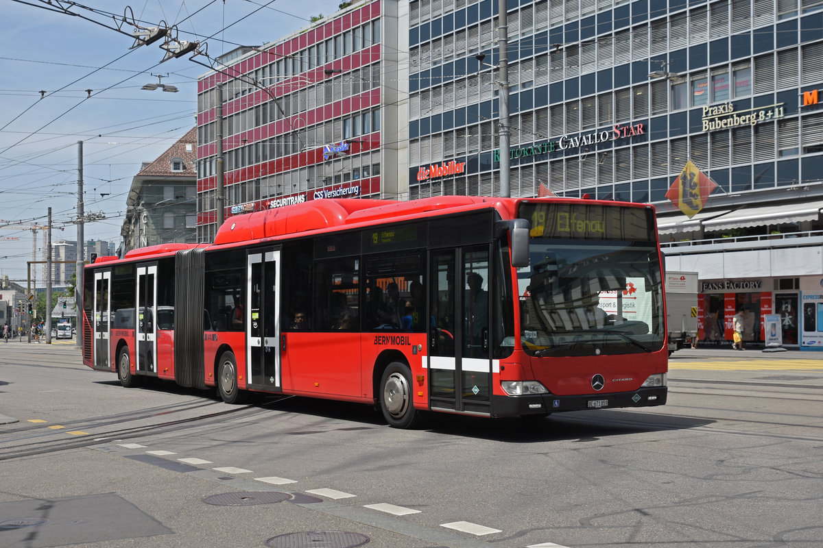 Mercedes Citaro 859, auf der Linie 19, fährt zur Haltestelle beim Bahnhof Bern. Die Aufnahme stammt vom 25.06.2019.