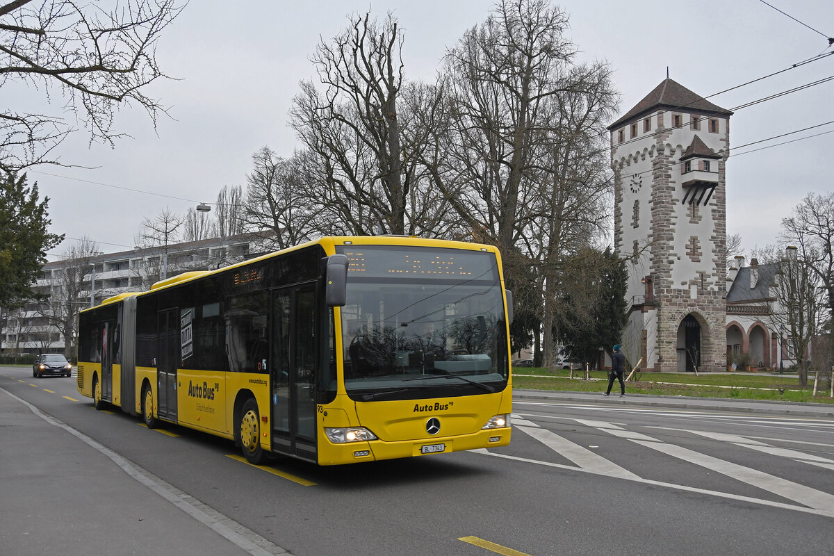 Mercedes Citaro 93 der AAGL, auf der Linie 80, fährt am 01.03.2023 am St. Alban Tor vorbei zur Haltestelle Breite.