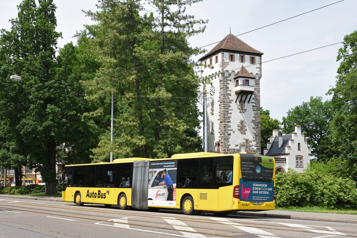 Mercedes Citaro 95, auf der Linie 80, fährt am St. Alban Tor vorbei zur Endstation am Aeschenplatz. Die Aufnahme stammt vom 26.05.2018.