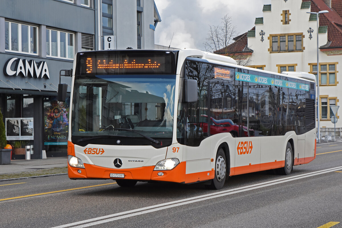 Mercedes Citaro 97 der BSU, auf der Linie 9, fährt zur Haltestelle beim Bahnhof Solothurn. Die Aufnahme stammt vom 06.12.2021
